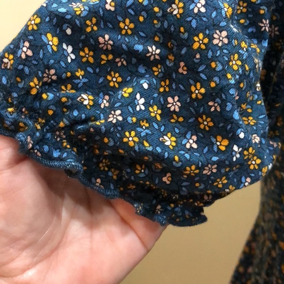 Tiny floral pattern top - Picture 6 of 8